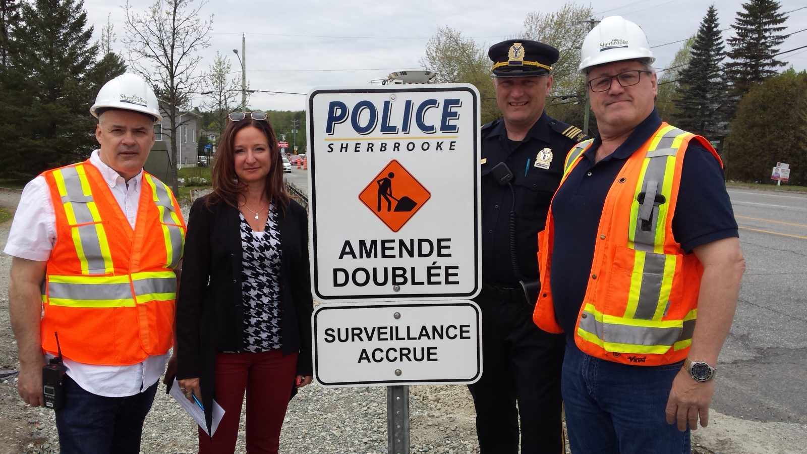 Sherbrooke police present new signs warning drivers to slow down