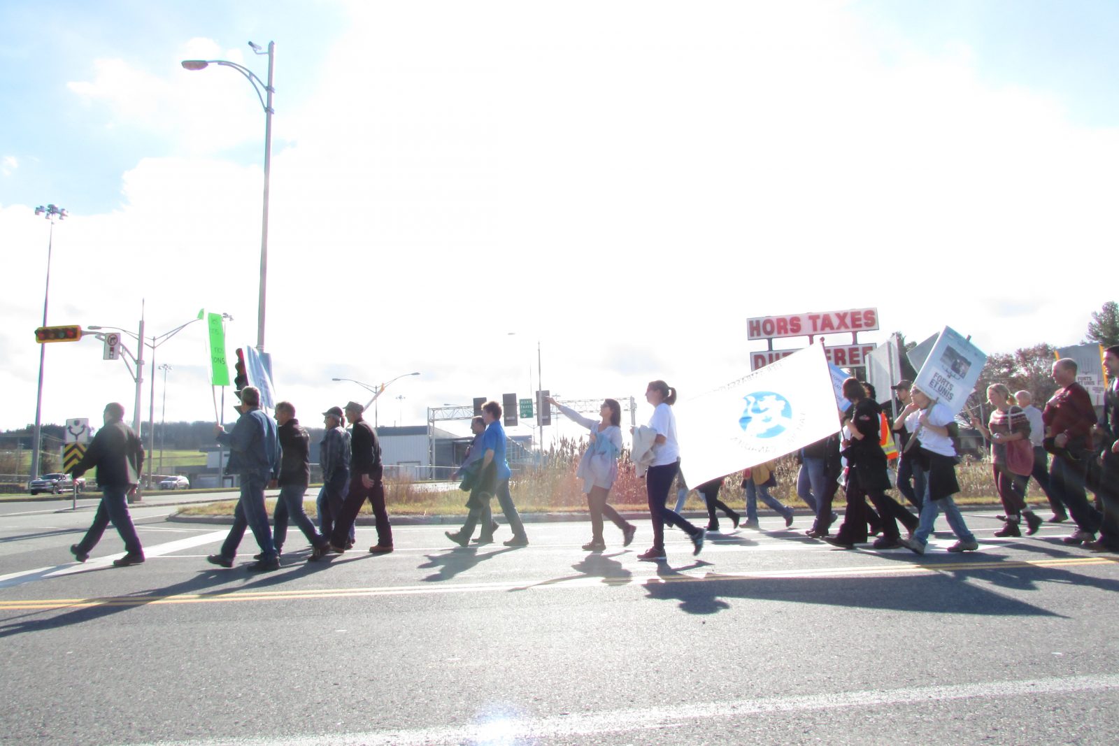 Townships dairy producers protest at the Can/US border