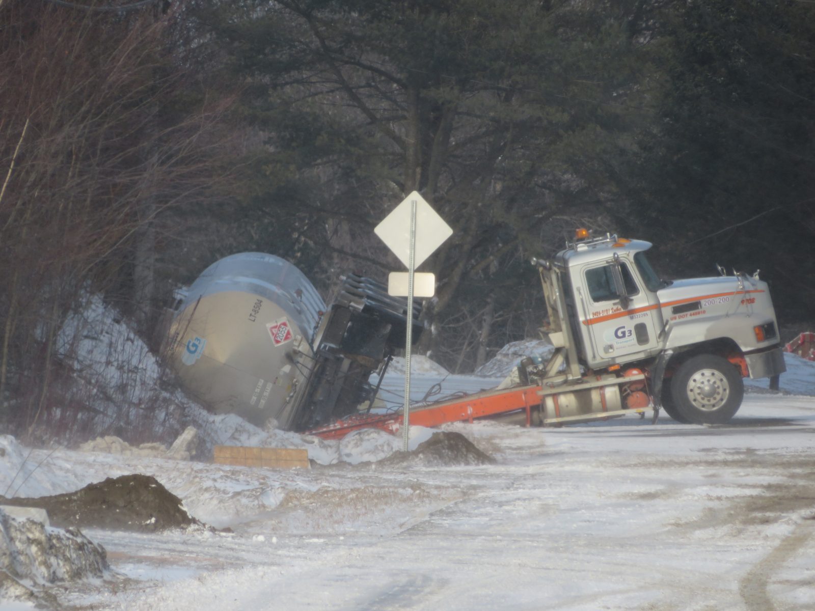 Tanker carrying  dangerous chemical  takes the ditch in  East-Bolton