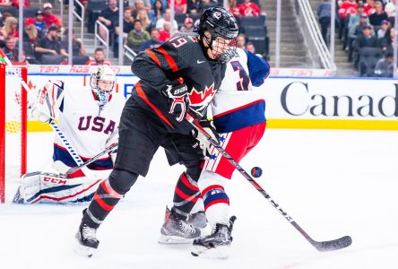 Poulin wins Gold with Team Canada  at Hlinka Gretzky Cup in Edmonton