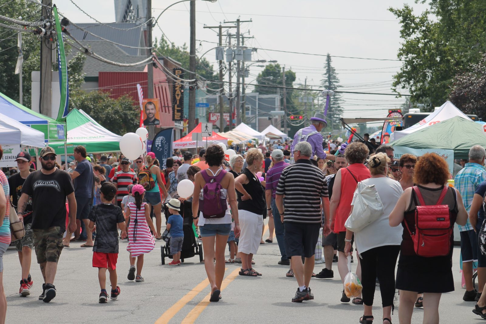 The sun shines on Lennoxville  for 9th annual street fest