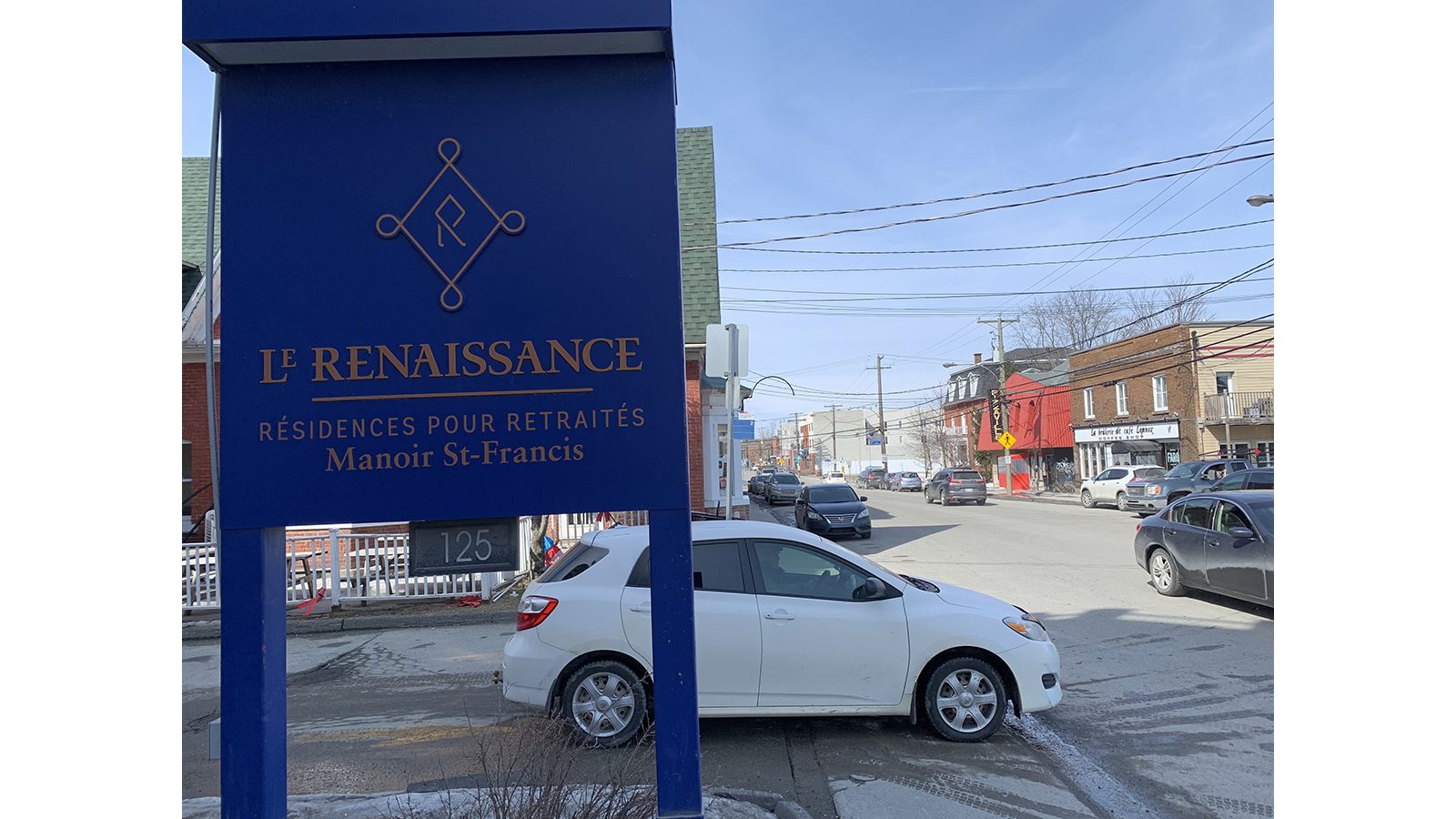 St-Francis Manor residents file ­petition regarding Queen Street parking
