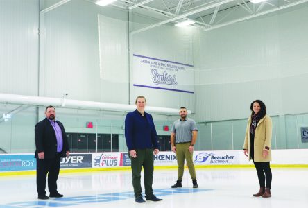 Bishop’s hockey coach helps launch Women’s Hockey Institute
