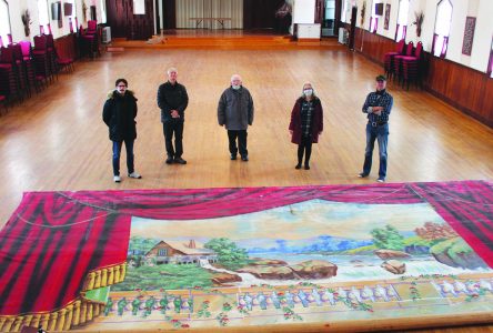 Richmond cultural community rallies around historical scene painting