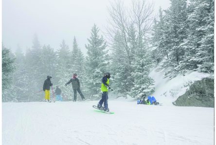 Warm weather hinders start of ski season