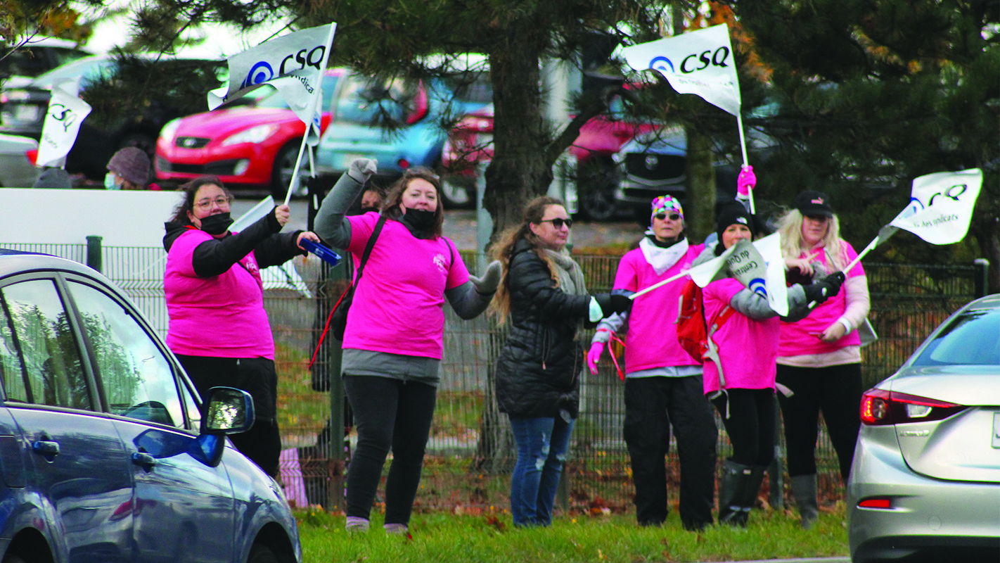 Daycare workers continue  strike action