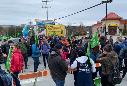 Public sector workers hit the streets in Sherbrooke