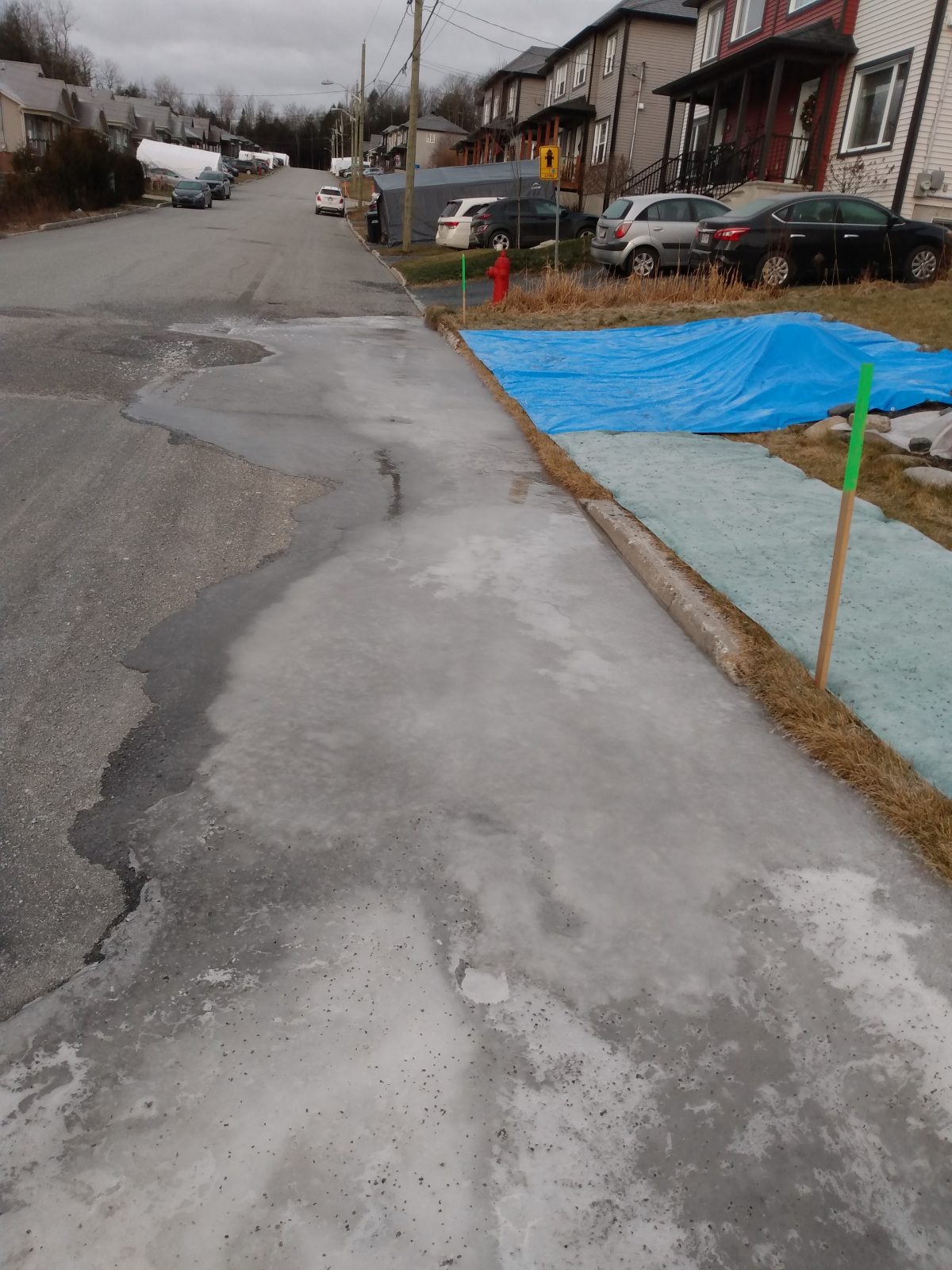 Residents of Lennoxville’s Mount Street seek municipal remedy to ice problem