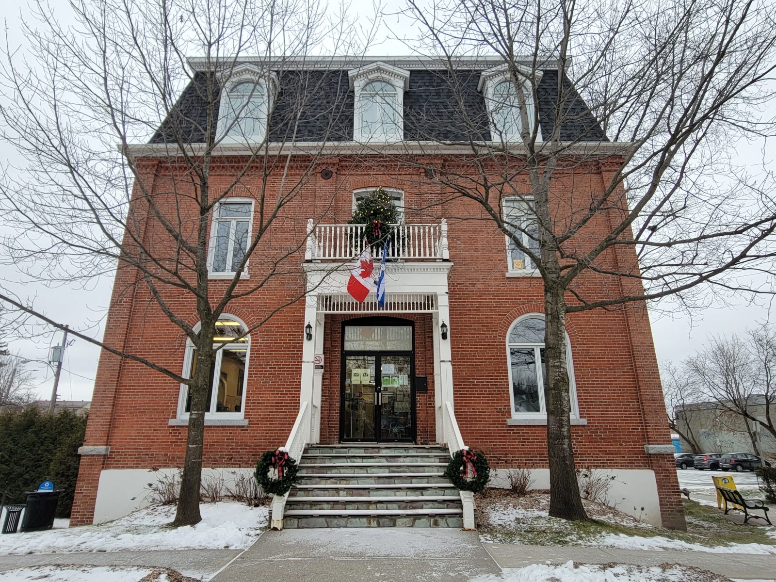 Lennoxville residents to stand up for bilingual status at borough council meeting