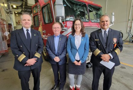 Sherbrooke, Saint-Denis-de-Brompton officials celebrate new firefighting agreement