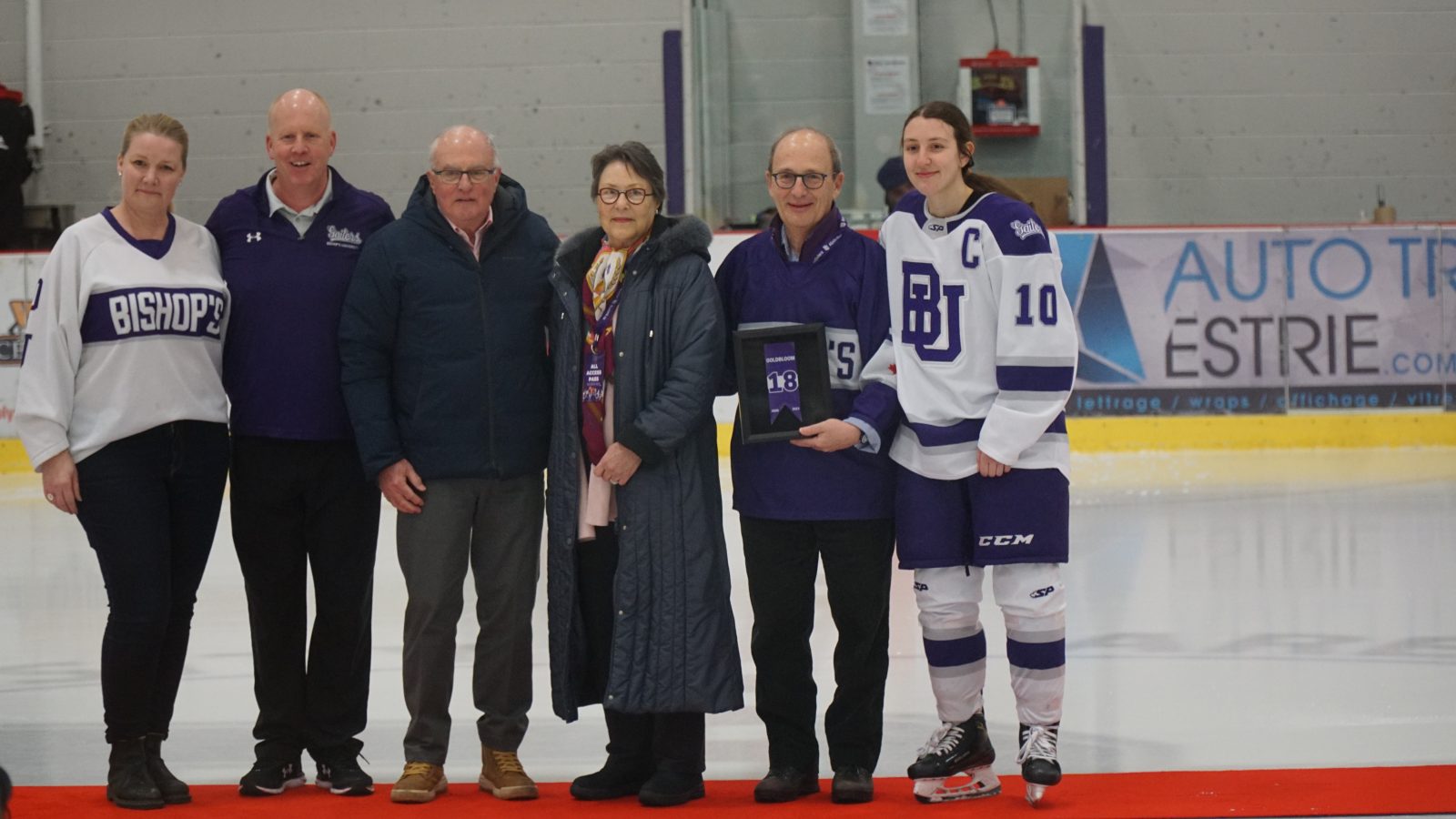 Gaiters honour Goldbloom with surprise banner reveal