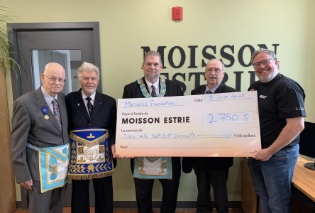 Victoria Masonic Lodge No. 16 donates to Moisson Estrie