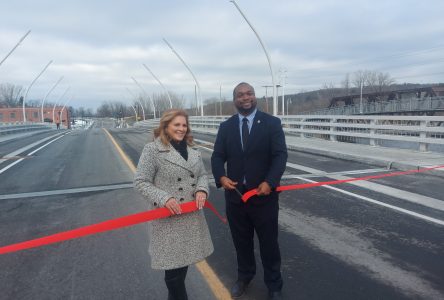 New Grandes-Fourches bridge opens in Sherbrooke